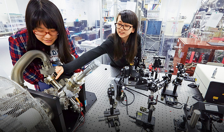 物理・応用物理学科